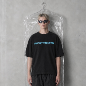 OVERSIZE TSHIRT